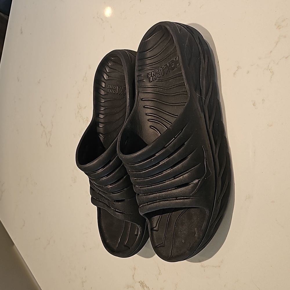 Hoka One One Recovery slides